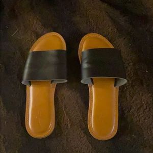 Universal thread Black flats w/ brown bottom